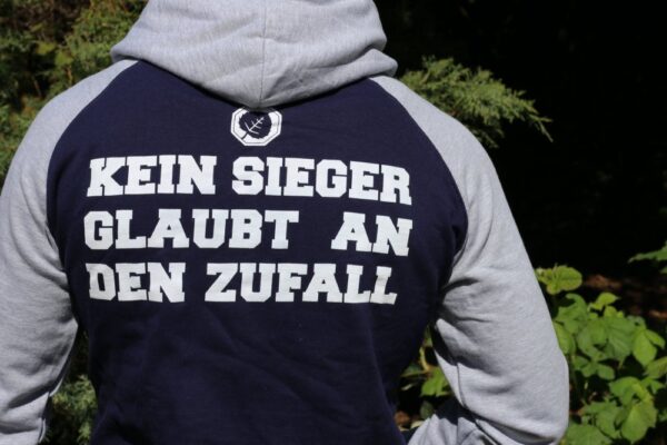 Kapuzenpullover "Sieger" – Bild 6